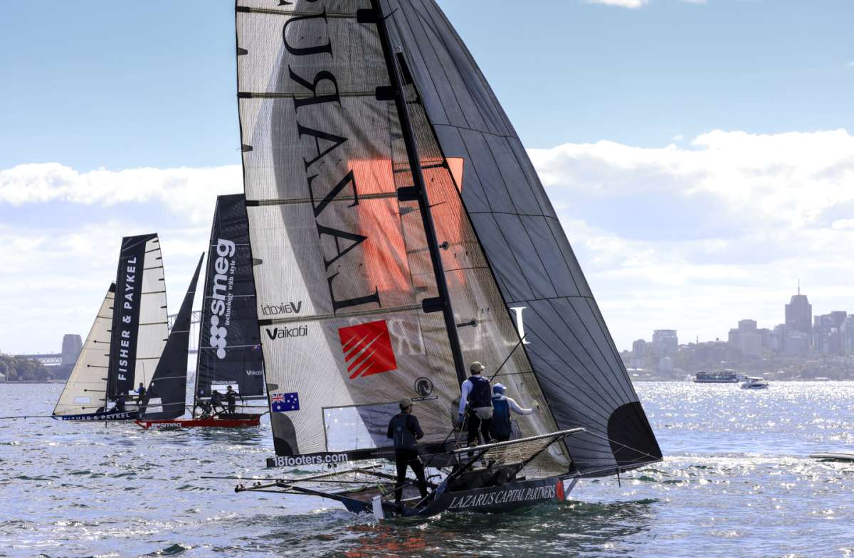 Lazarus under spinnaker (SailMedia)