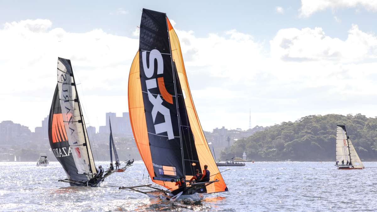 Leaders head for the finish line (SailMedia)