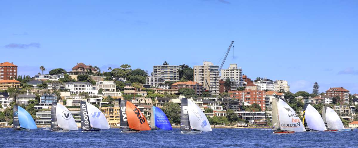 Spinnaker run (SailMedia)