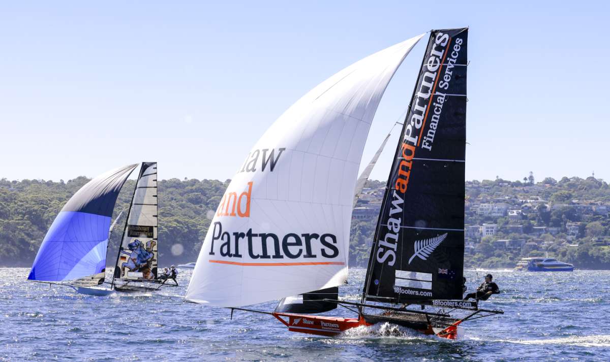 Black Knight gains the upper hand between the islands (SailMedia)