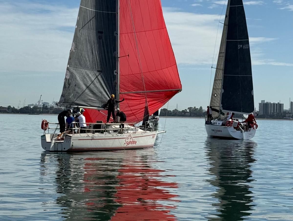 Sunshine starting slowly before picking up the pace to win Val Hodge Trophy - Courtesy Cas Bukor