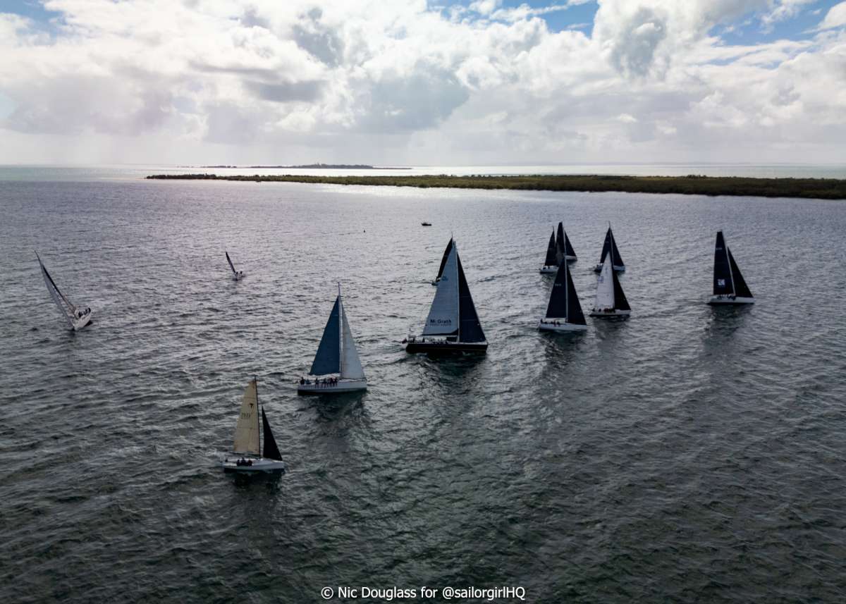 Performance start - Credit - Sunset Media - @sailorgirlhq