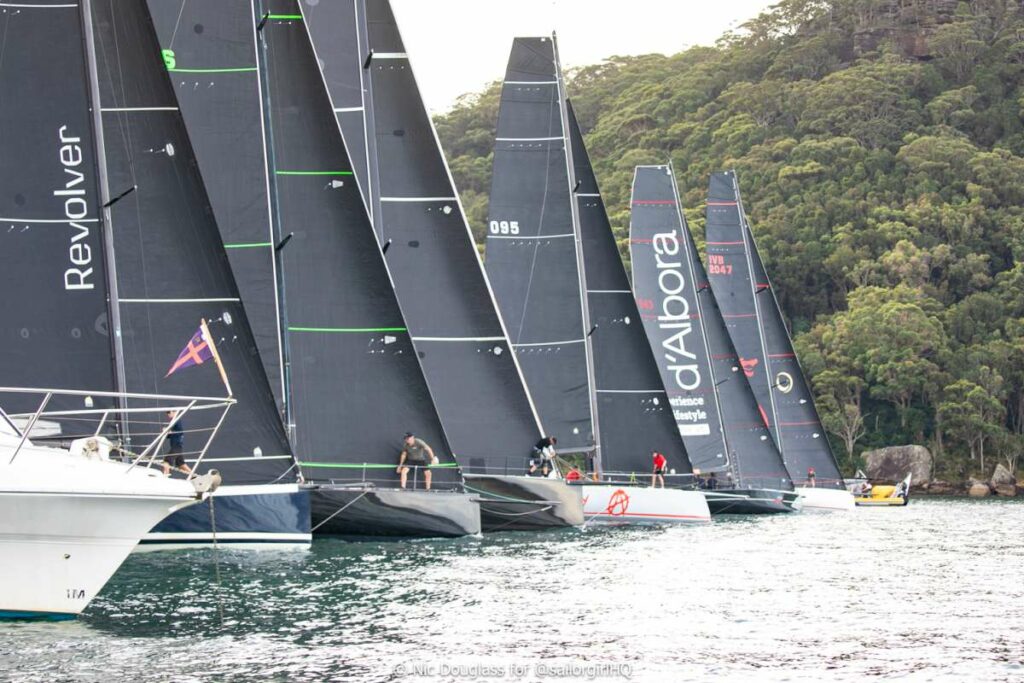 Super 40 start - all on - Credit Sunset Media - @sailorgirlhq