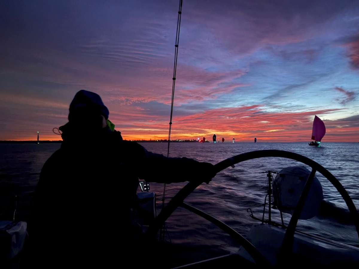 A pre dawn start for the fleet off Queencliff Photo JB