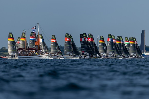 The 49er class already uses an electronic GPS-based starting system, thereby avoiding time-consuming general recalls. Photo Felix Diemer