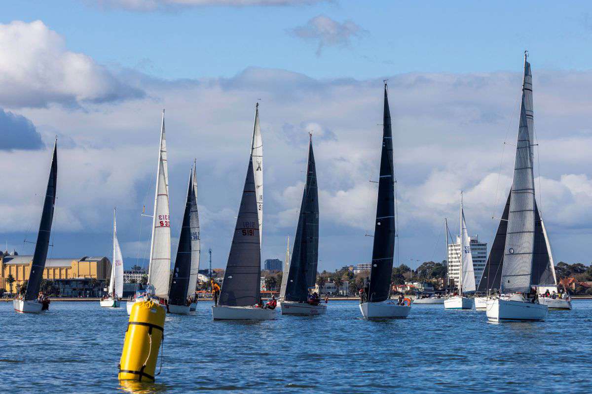 Race Officer Laura Hughson got one race away in trying conditions - Andrea Francolini, AWKR pic