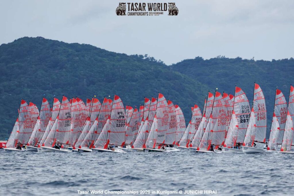 The start of Race 11, the final race of the championship - Credit Junichi Hirai