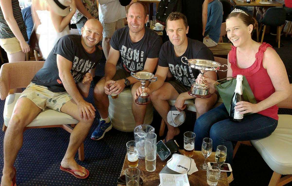 Victory celebration for a Smeg Queen of the Harbour and her team (archive)