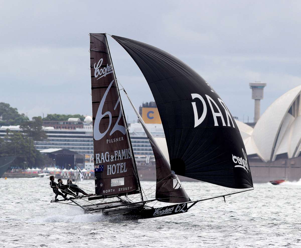 Jack Macartney's Rag & Famish Hotel and the Sydney Opera House (Frank Quealey)