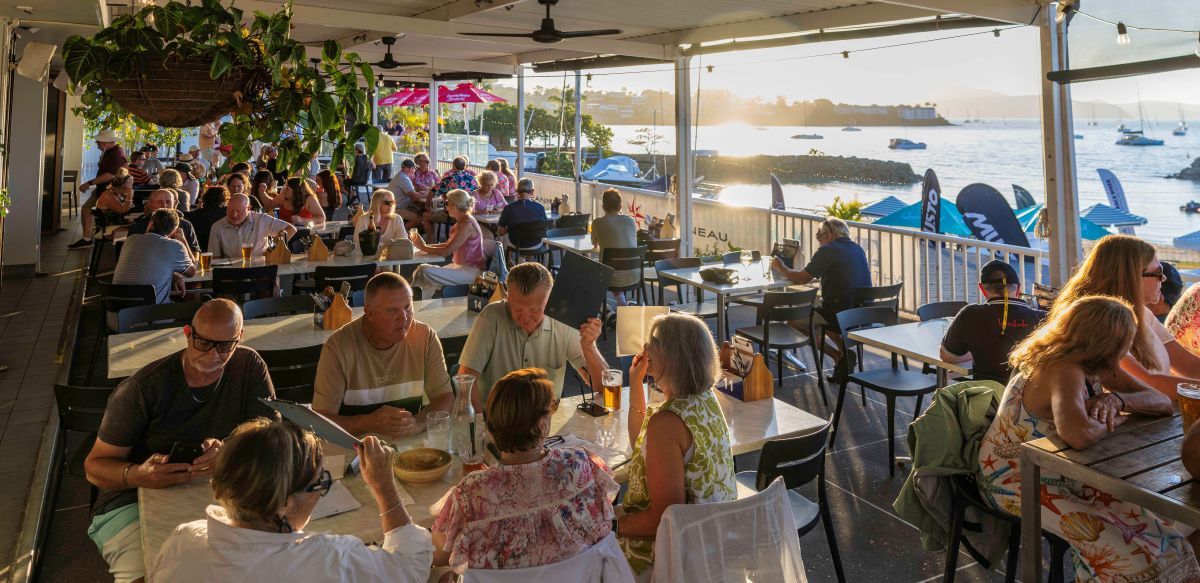 Whitsunday Sailing Club lunch on lay day - Vampp Photography