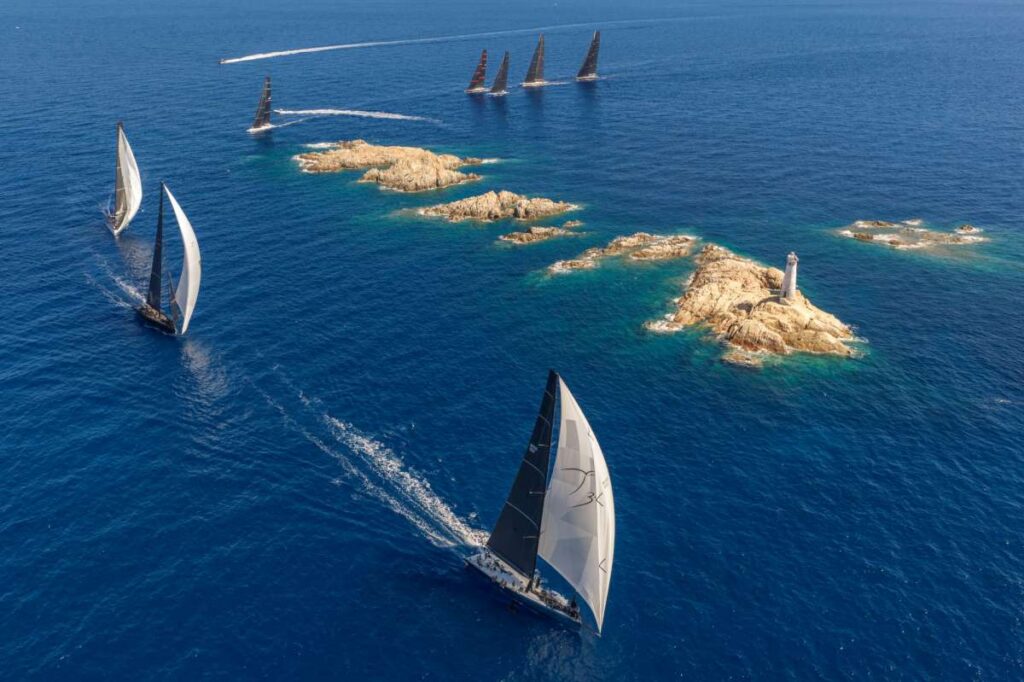 Leopard 3 leads around the Monaci islands. Photo IMA - Studio Borlenghi