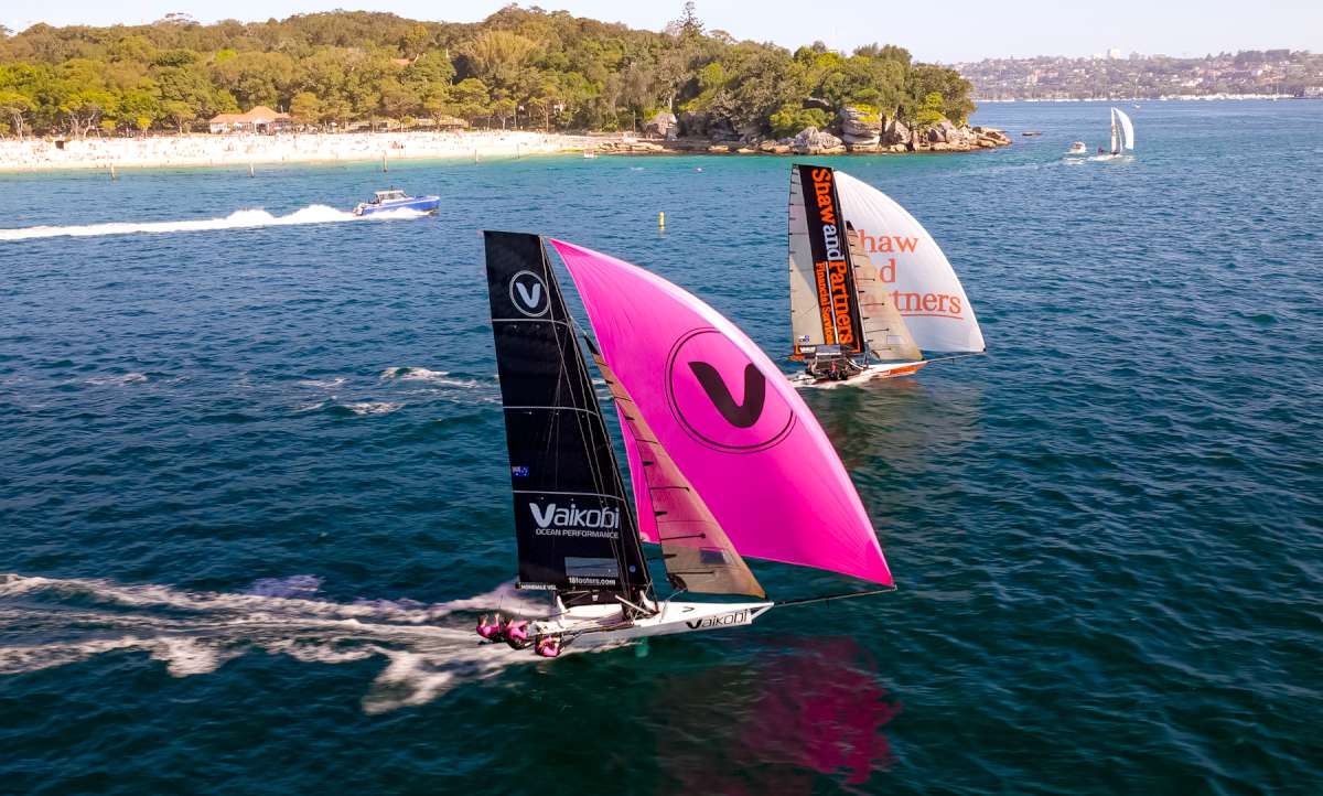 Vaikobi and Shaw and Partners on the first run from Beashel Buoy (SailMedia)
