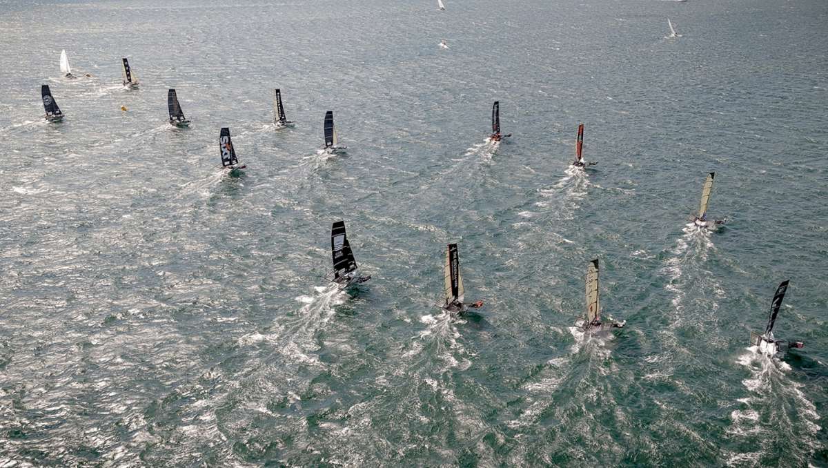 Race start (SailMedia)