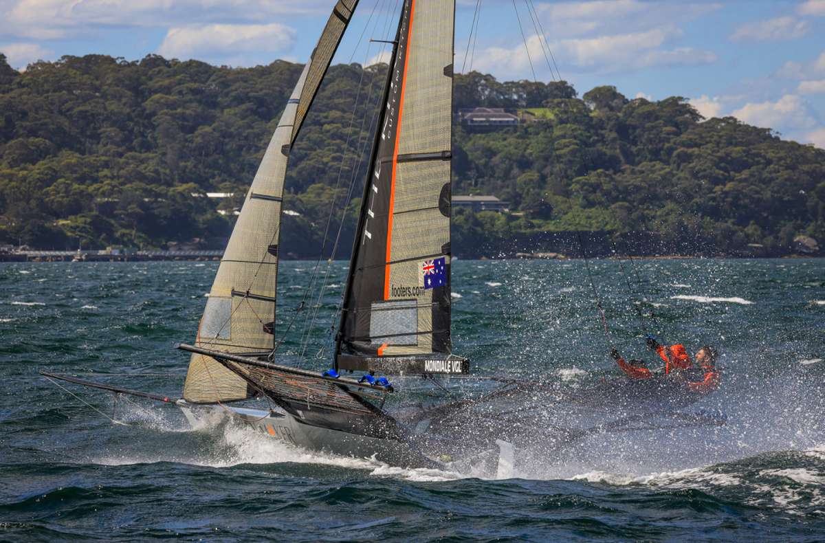 The Kitchen Maker plows through the waves (SailMedia)