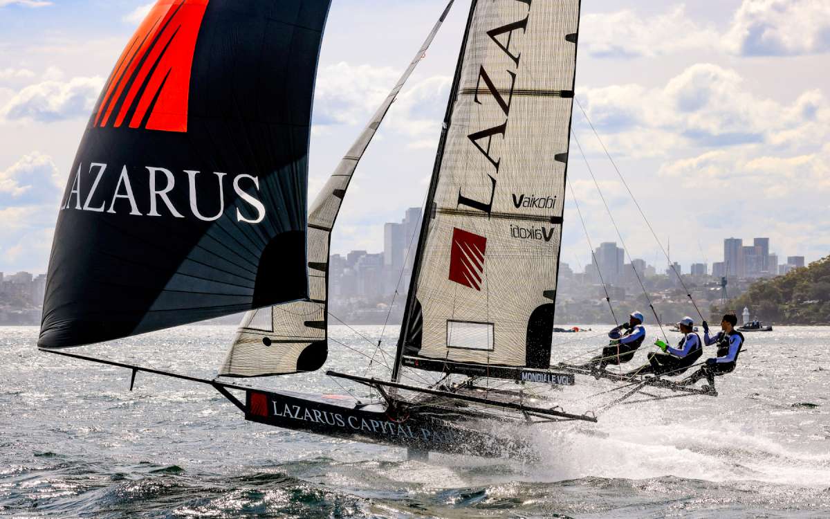 Lazarus, shortly after rounding the wing mark south of Shark Island (SailMedia)