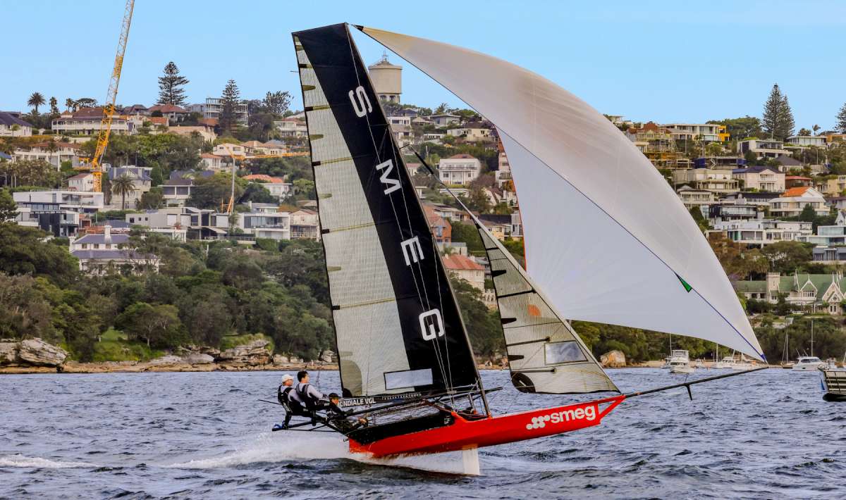 Smeg heads to the bottom mark last weekend (SailMedia)