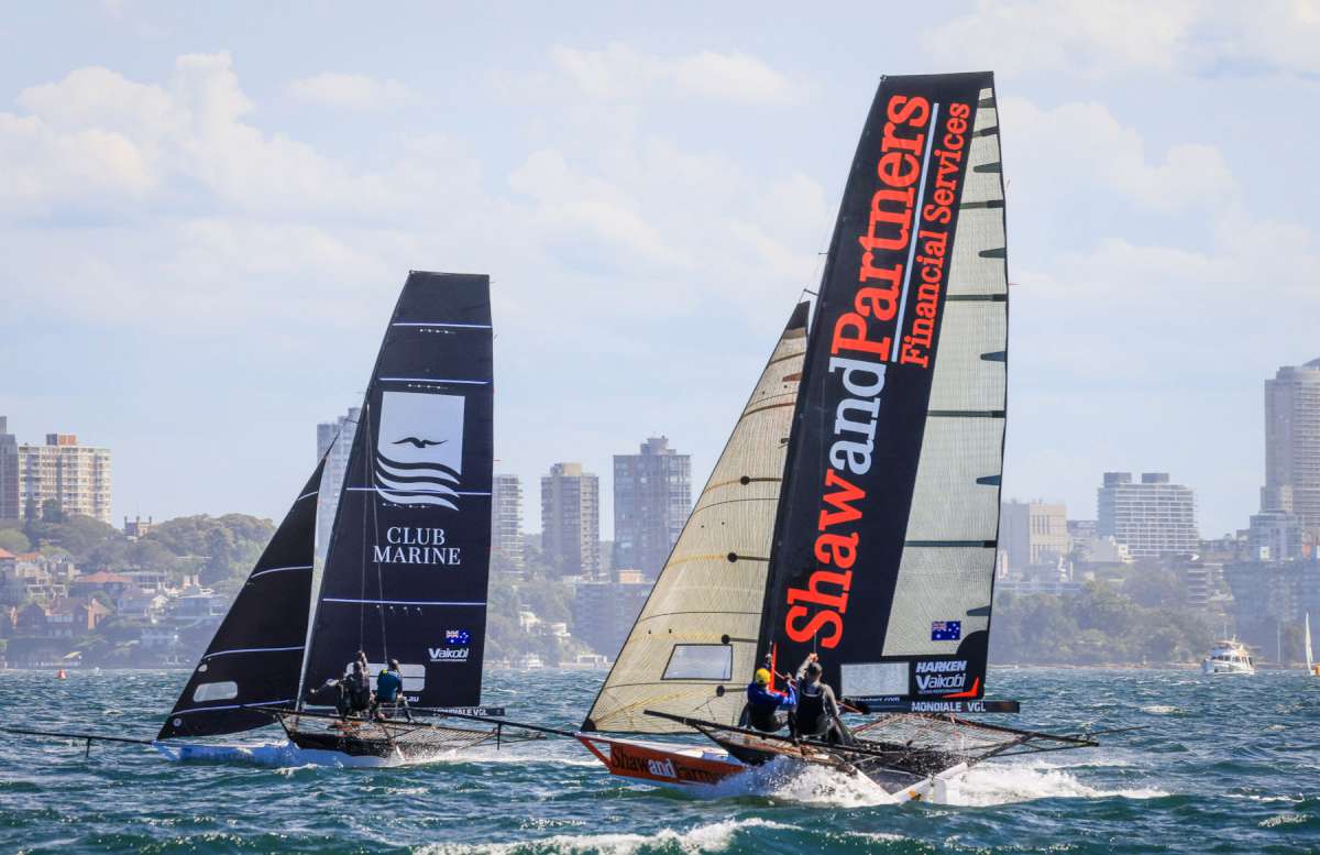 Two main challengers to Yandoo shortly after rounding the weather mark (SailMedia)